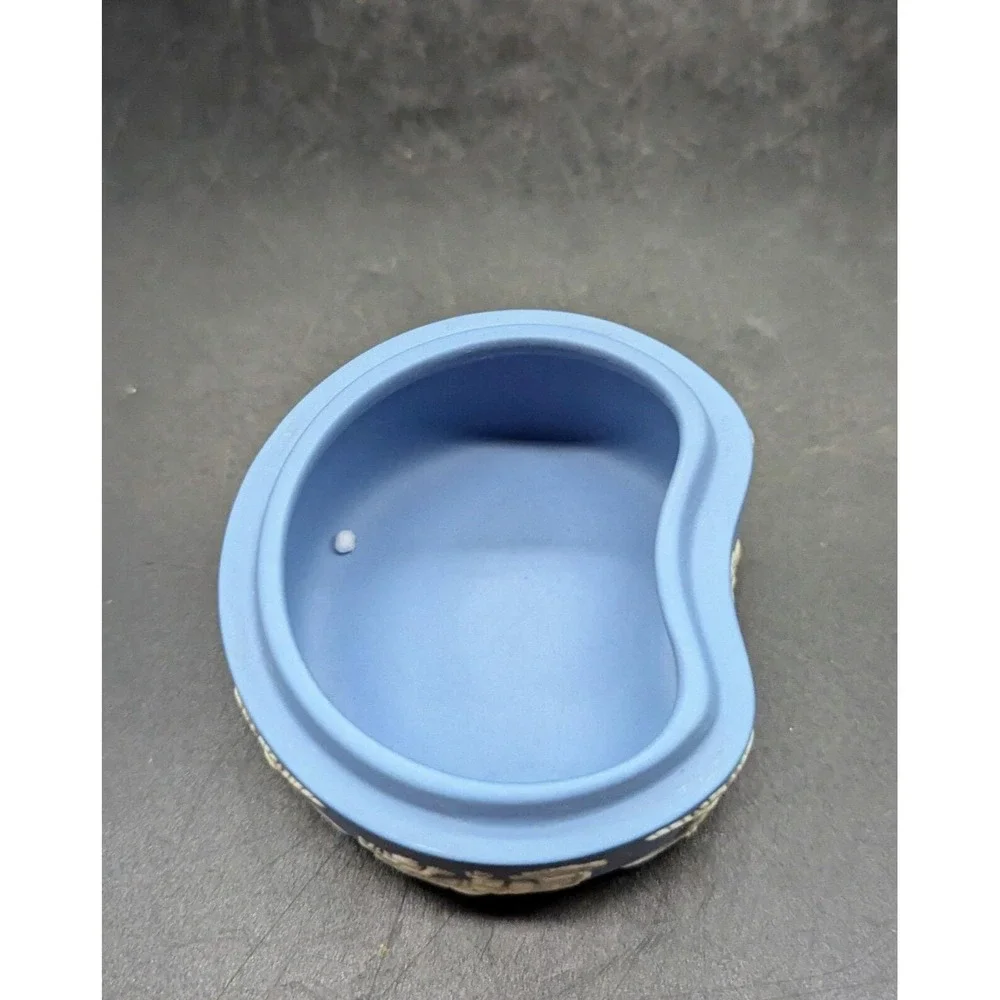 Vintage Wedgwood Blue Jasperware Kidney Shaped Trinket Box W/ Lid Neoclassical